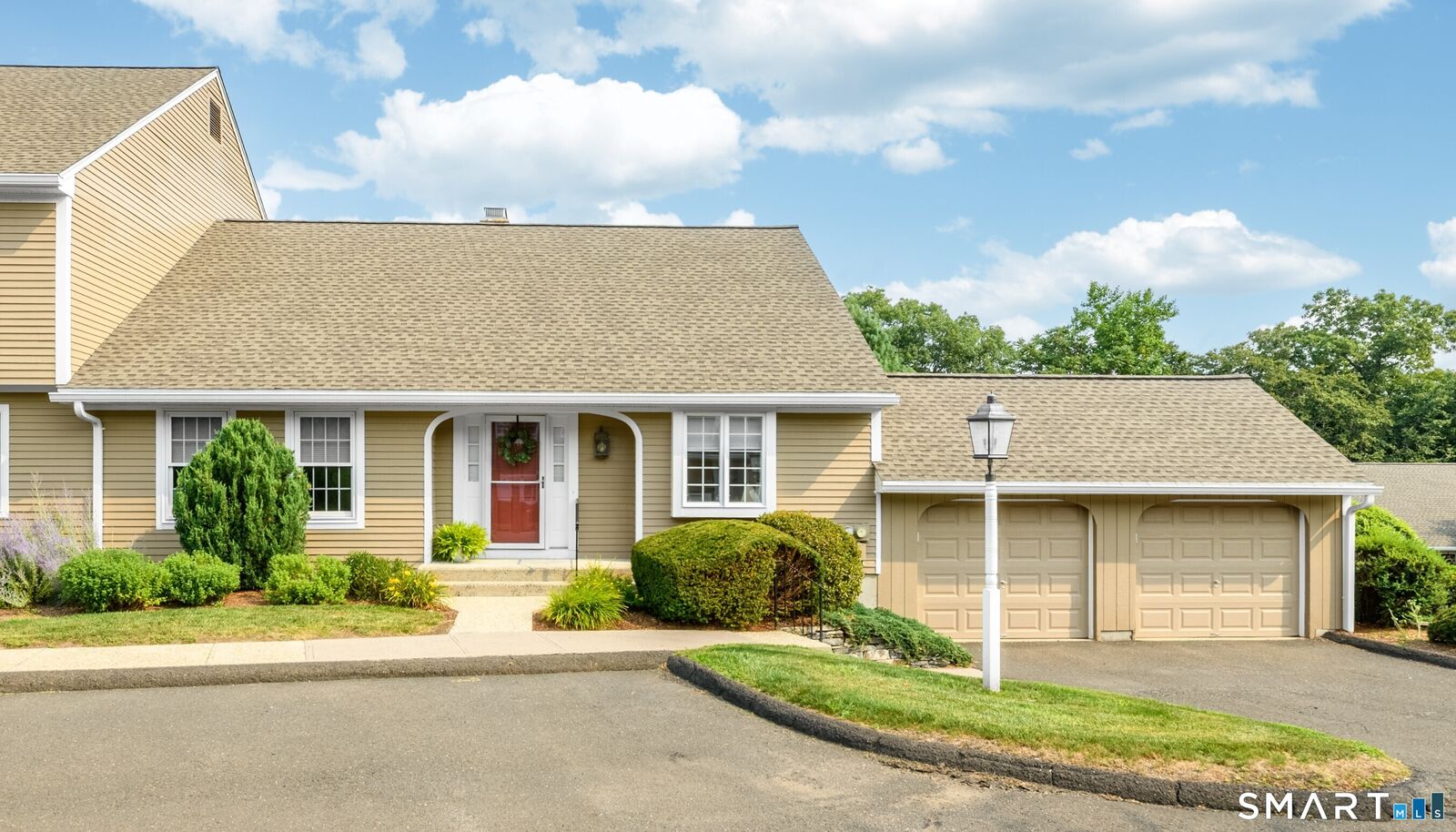 Property Photo:  90 South Mill Drive 90  CT 06073 