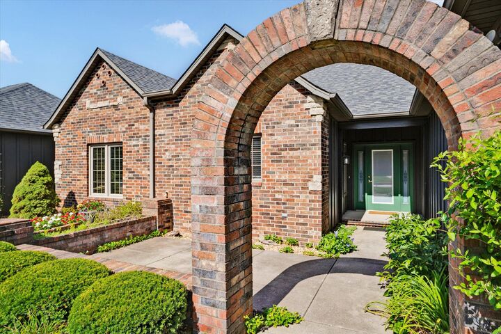 Property Photo: 1750 W Bennett Street MO 65807