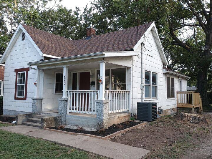 Property Photo: 725 W Chicago Street MO 65803