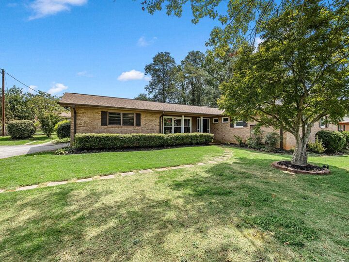 Property Photo:  209 Navaho Drive  SC 29301 