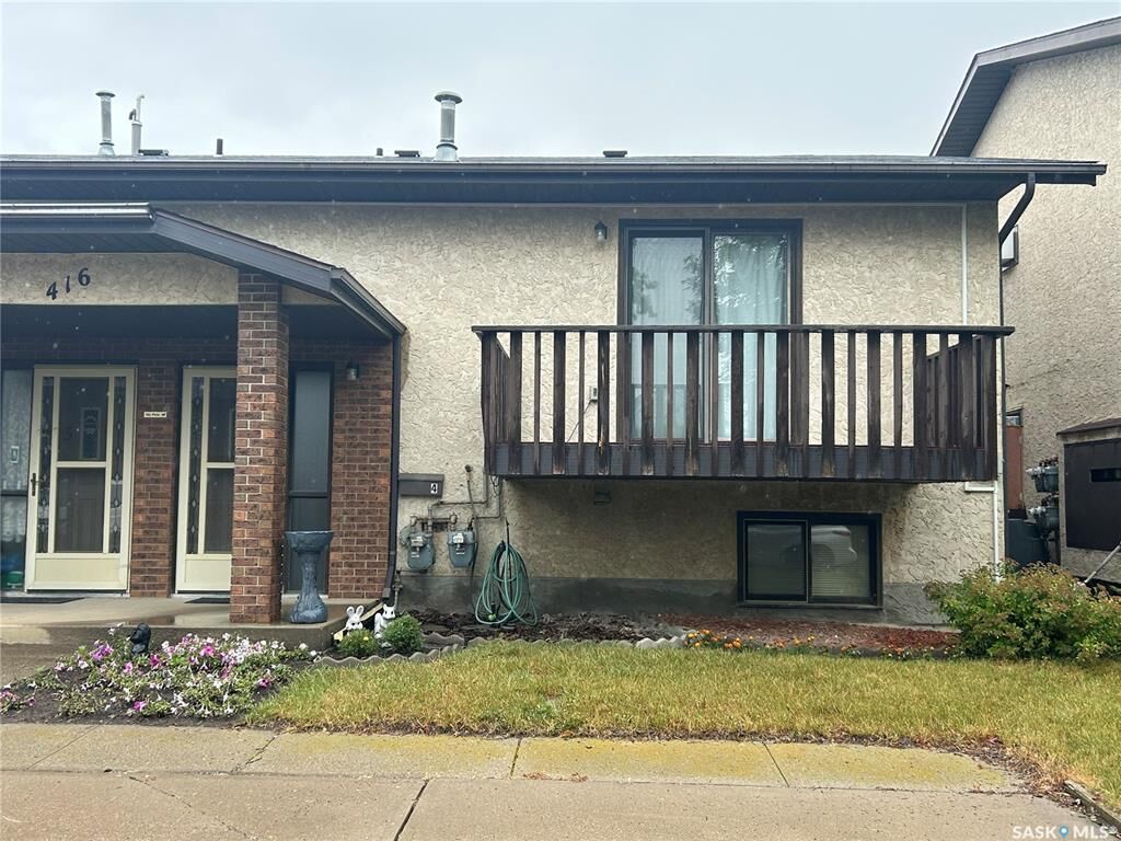 Property Photo: 416 Heritage Drive 4 SK S4A 2N4