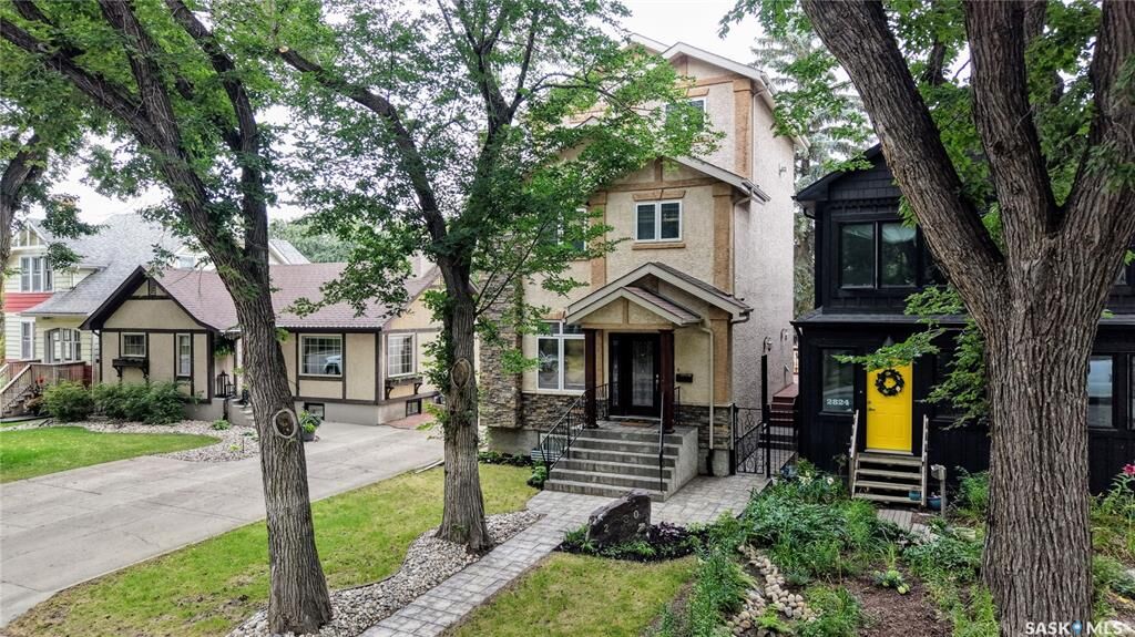 Property Photo: 2830 Regina Avenue SK S4S 0G5