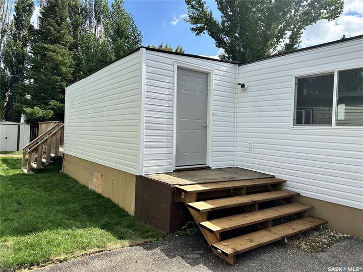Property Photo:  219 Grant Street 62  SK S7N 2A5 