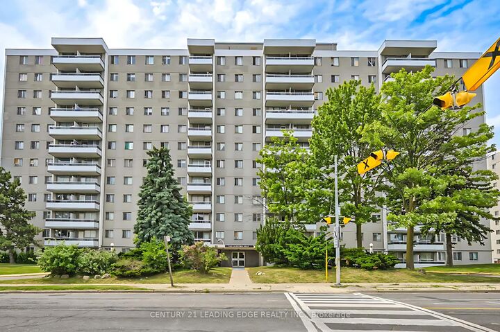 Property Photo: 940 Caledonia Road 611 ON M6B 2G8
