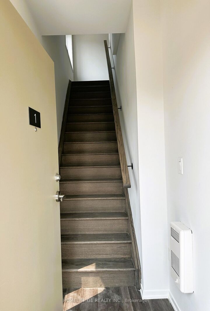 Photo de la propriété: 260 Twelfth Street 1 ON M8V 0J6
