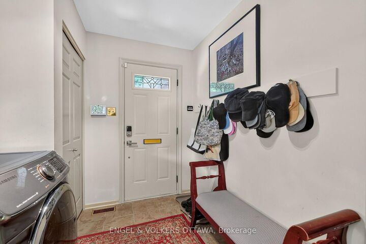 Property Photo: 1907 Fairmeadow Crescent ON K1H 7B8