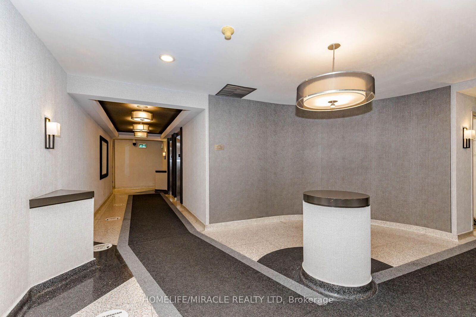 Property Photo: 12 Laurelcrest Street 804 ON L6S 5Y4