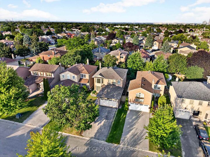 Property Photo:  1713 Kirkwood Lane  ON L1V 4W8 