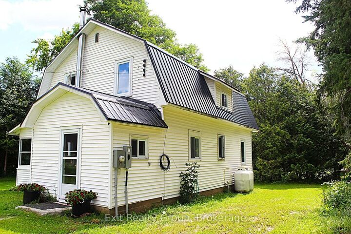 Property Photo: 283 Clemenger Road ON K0K 2M0