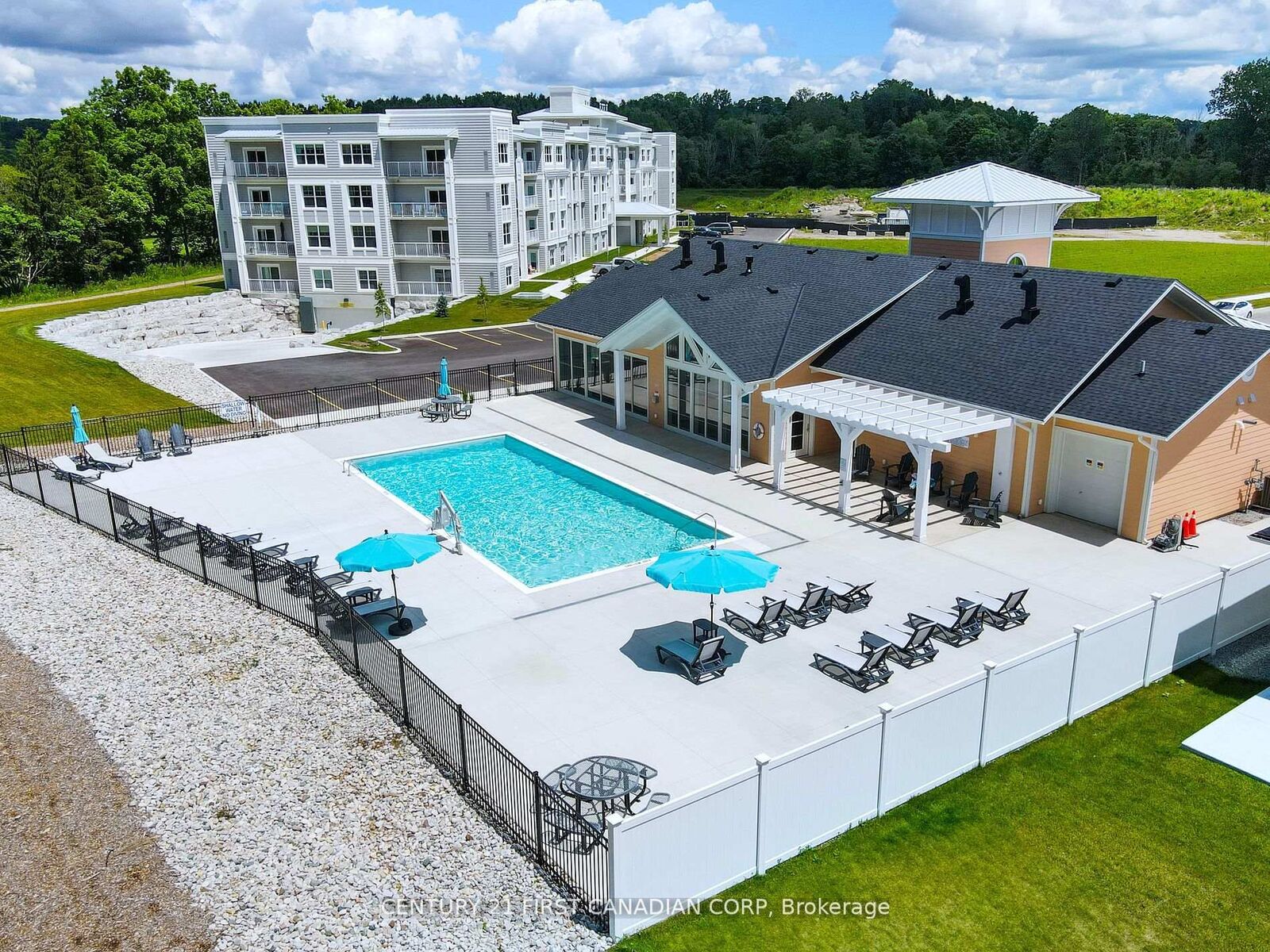 Property Photo:  100 The Promenade N/A 403  ON N5L 0B7 