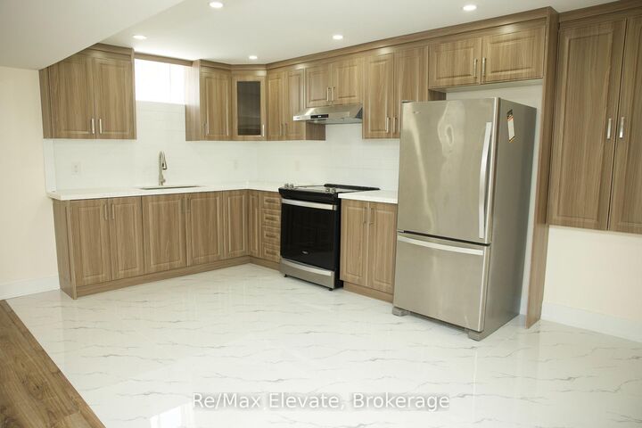Photo de la propriété:  42 Concert Hill Way  ON L9N 0W8 