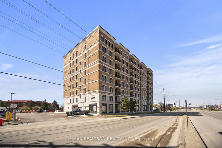 Photo de la propriété:  5917 Main Street Ph811  ON L4A 5G4 