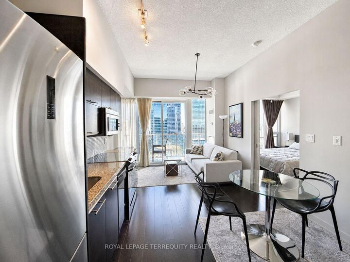 Property Photo: 126 Simcoe Street 2209 ON M5H 4E6
