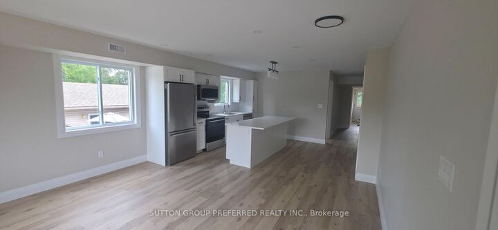 Property Photo:  118 Scott Street 3  ON N7G 1K3 