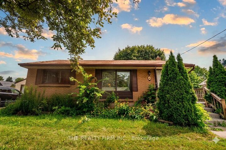 Property Photo: 348 Winnipeg Boulevard ON N5W 4V2