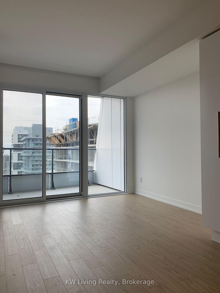 Property Photo: 85 Wood Street 3217 ON M4Y 0E8