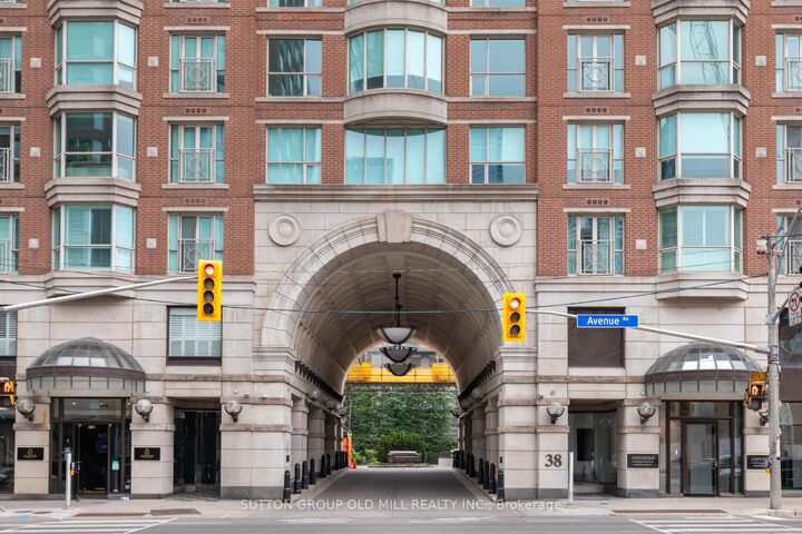 38 Avenue Road 700 — photo 1