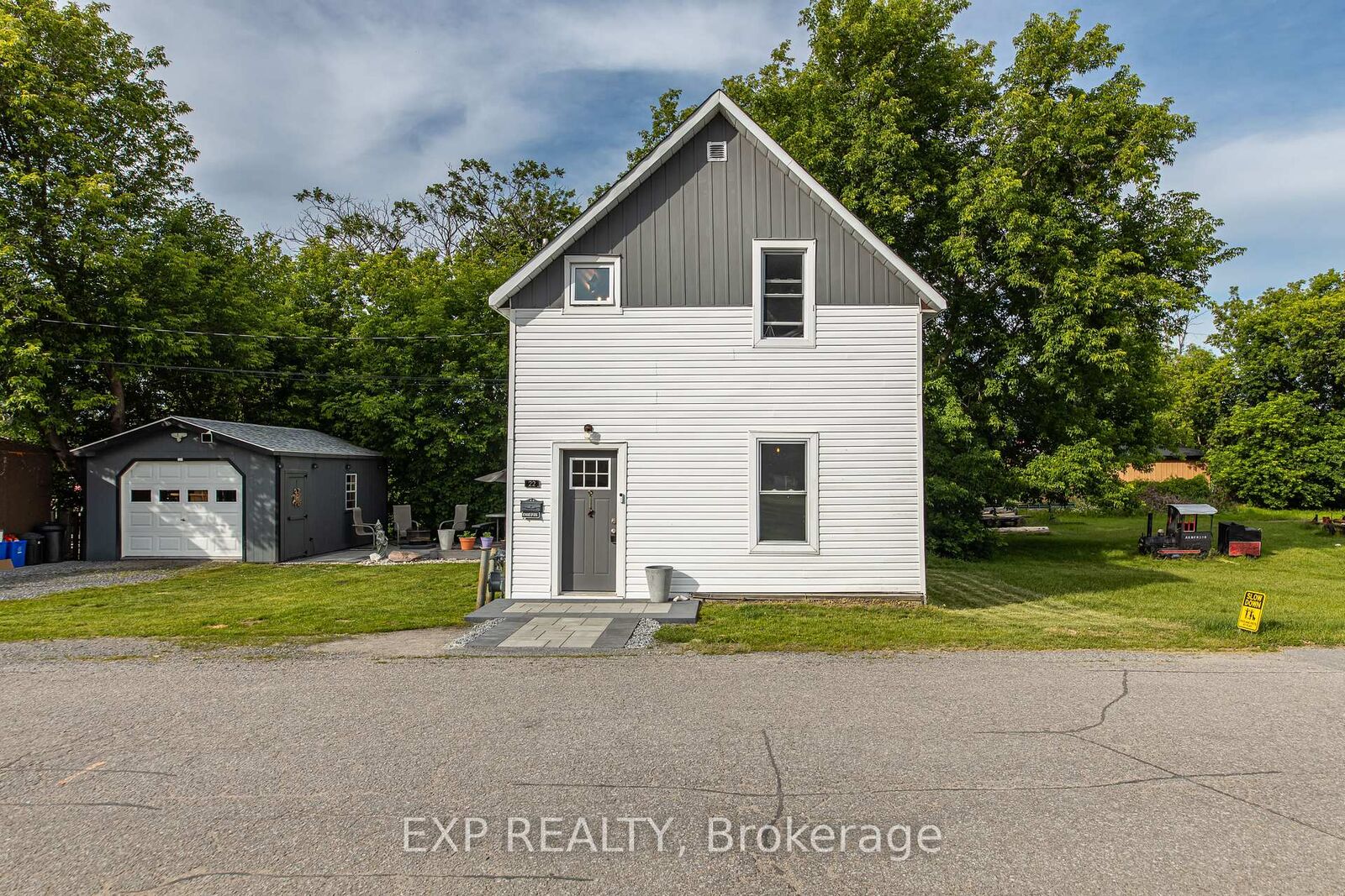 Property Photo: 22 St Johns Way ON K7S 2B8