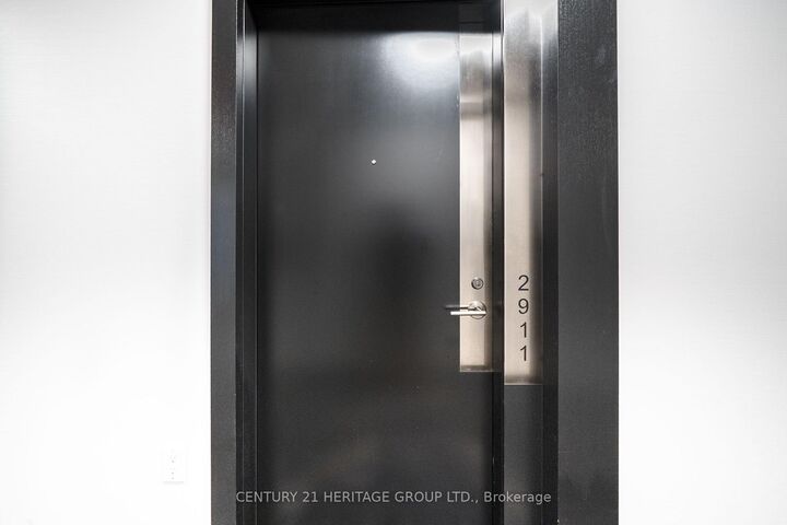 Property Photo:  101 Erskine Avenue 2911  ON M4P 0C5 