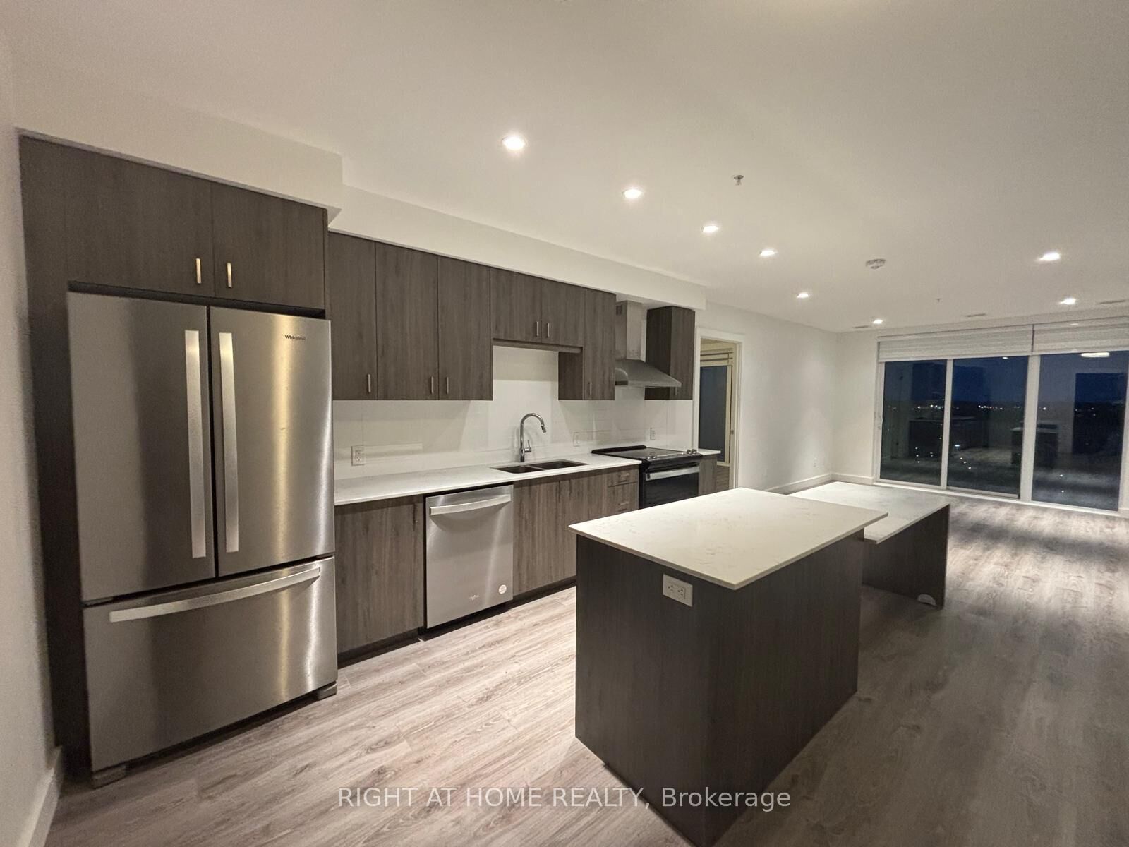Property Photo: 15 Glebe Street 2007 ON N1S 0C3