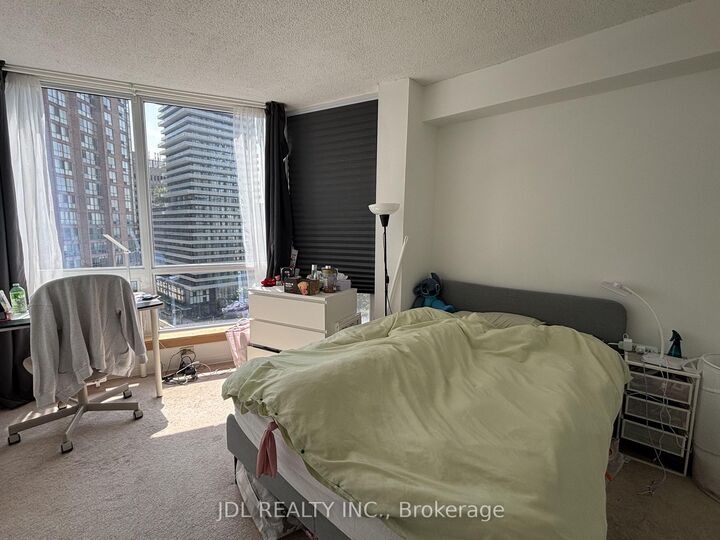 Property Photo: 1055 Bay Street 1409 ON M5S 3A3