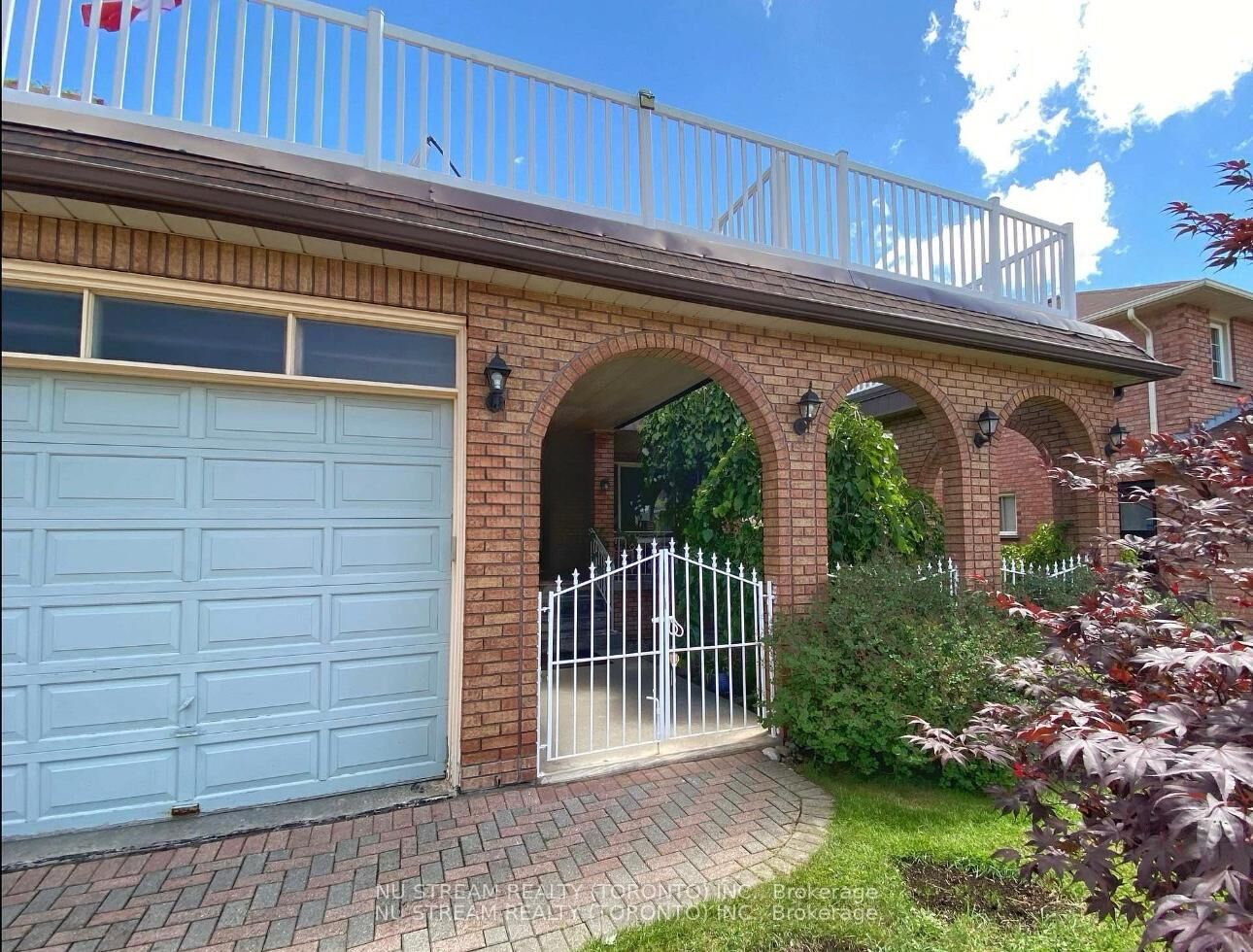 Property Photo:  115 Briggs Avenue Bedroom  ON L4B 3J5 