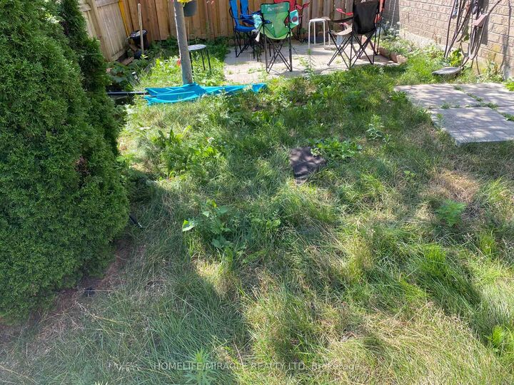 Property Photo:  13 Vasto Lane  ON M1M 0C6 
