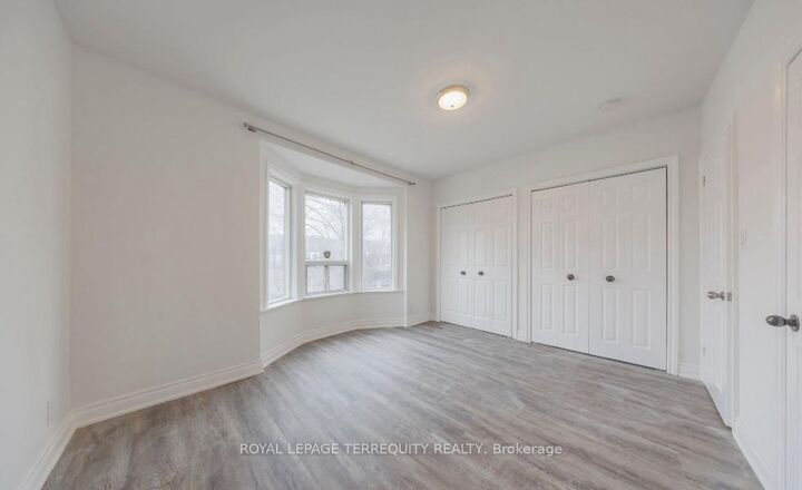 Property Photo:  185 Laughton Avenue Upper  ON M6N 2X6 