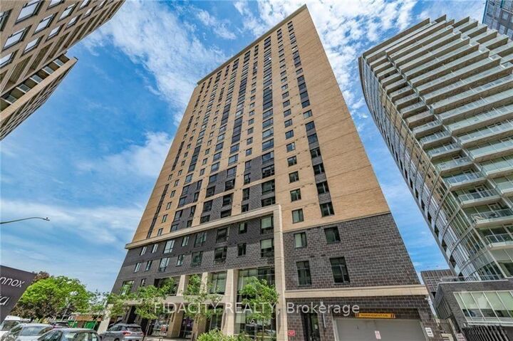 105 Champagne Avenue S 2018 — photo 1
