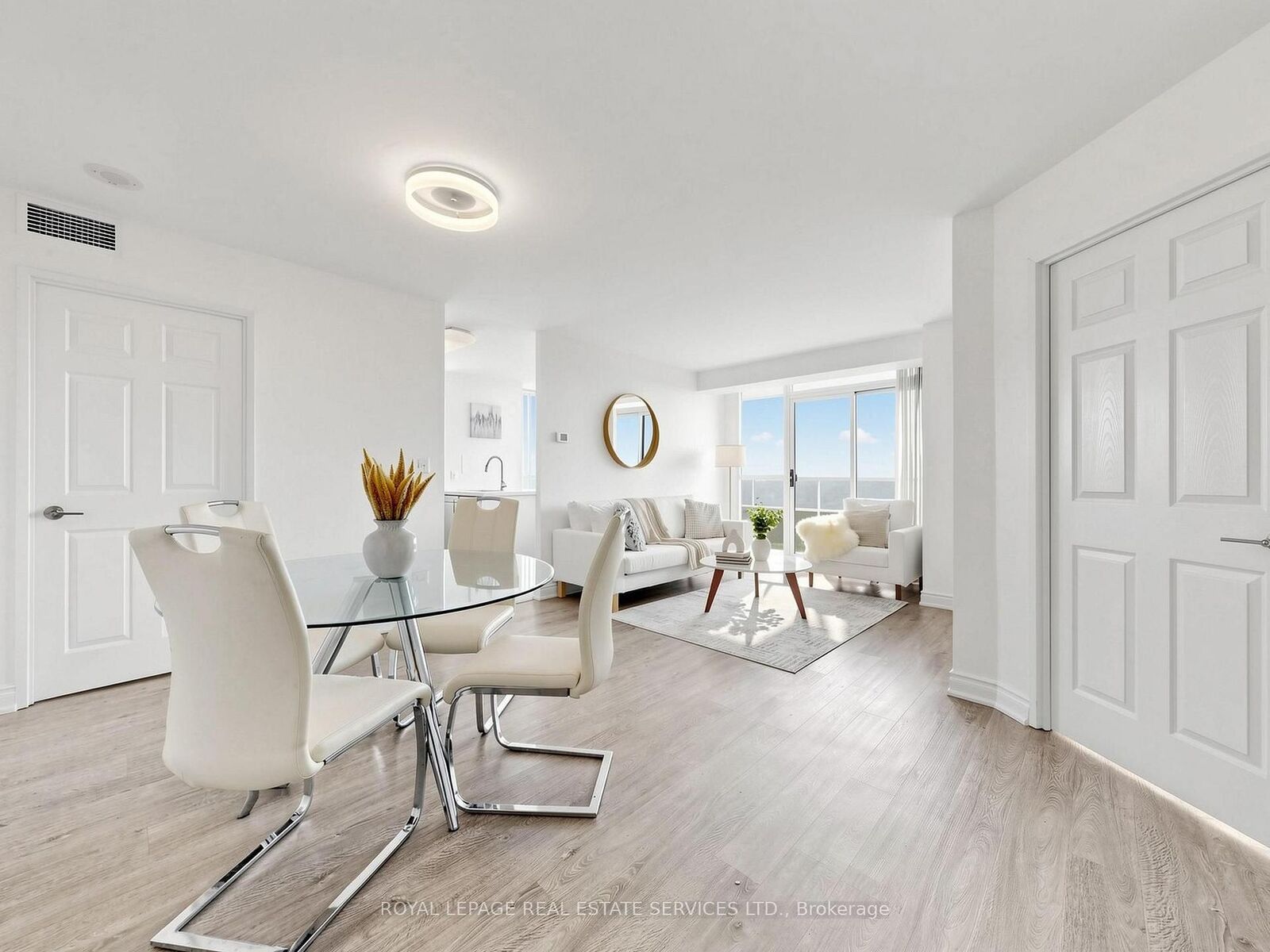 Property Photo: 23 Hollywood Avenue 3505 ON M2N 7L8