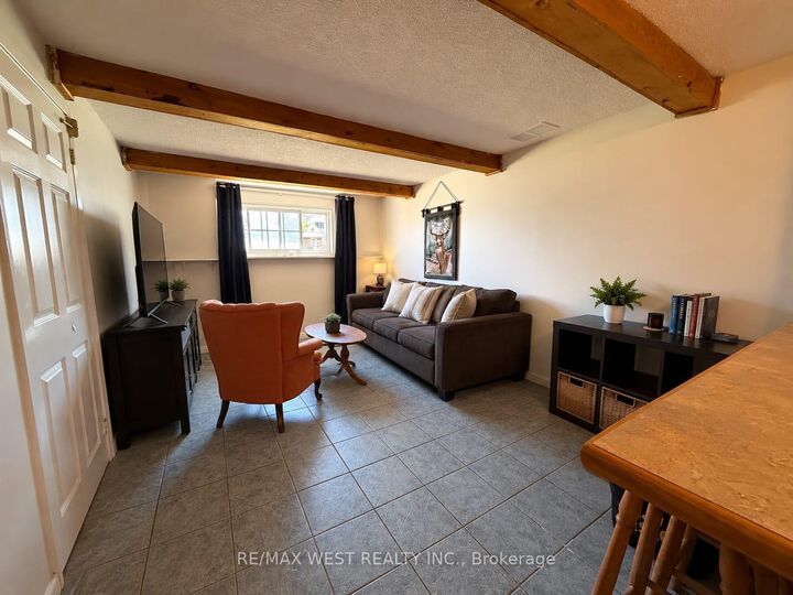 Property Photo: 1191 Simcoe Street S Lower ON L1H 4M1