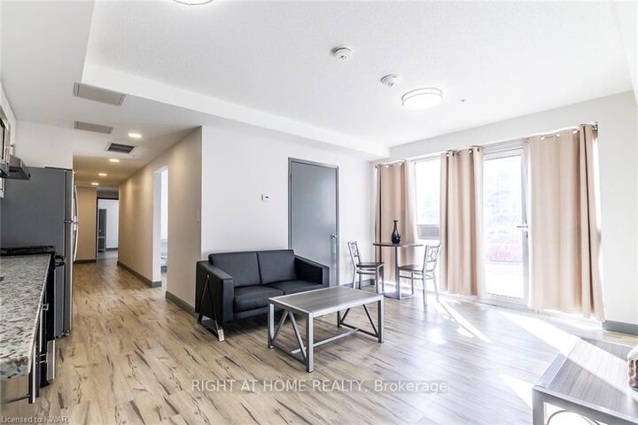 Photo de la propriété:  258B Sunview Street 215  ON N2L 3V9 