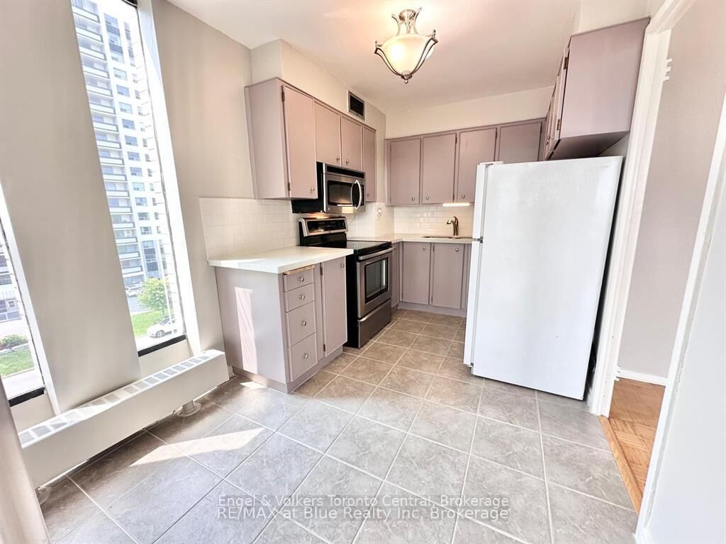 Property Photo:  15 Towering Heights Boulevard 502  ON L2T 3G7 