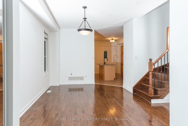 Property Photo: 3250 Sunlight Street ON L5M 0G7
