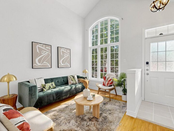 Property Photo: 74 Dewpoint Road ON L4J 9E1