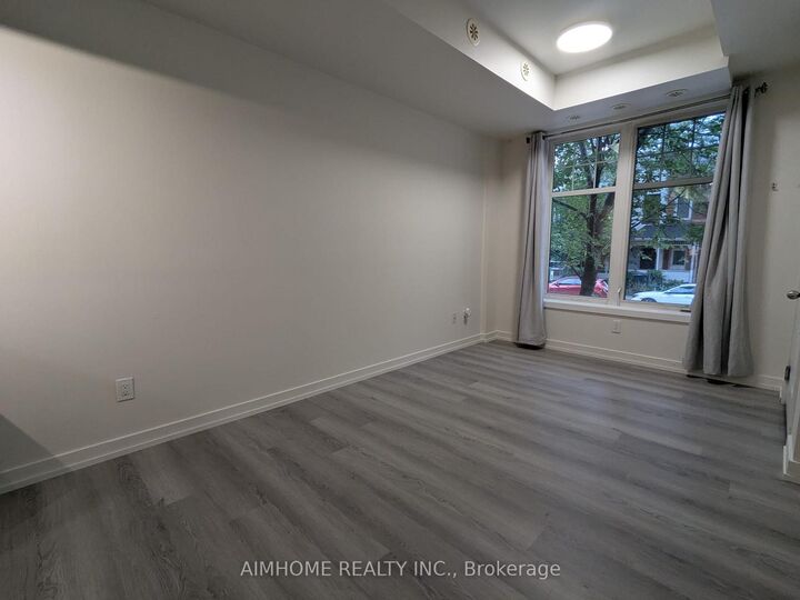 Property Photo:  140 Broadview Avenue 40  ON M4M 0A8 