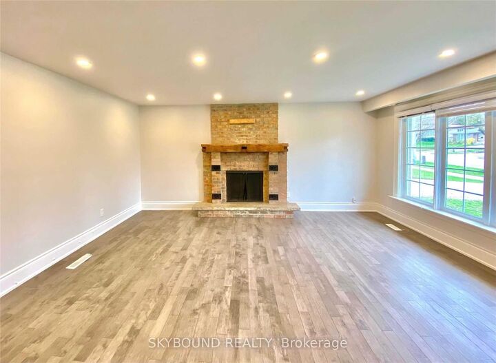 Property Photo: 165 Orchard Heights Boulevard ON L4G 3A3