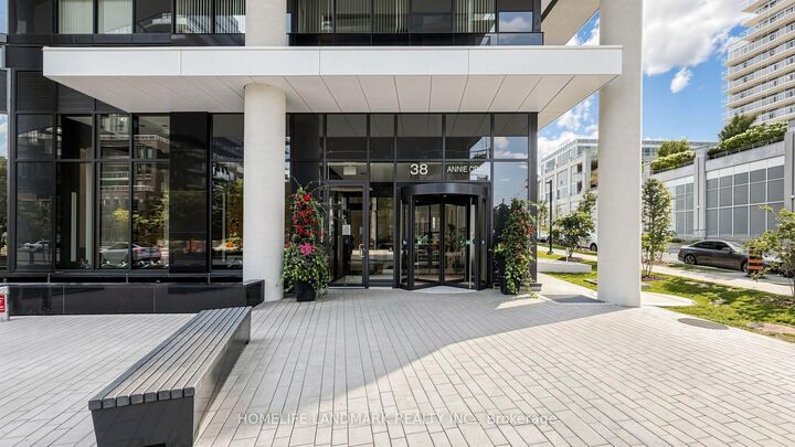 Property Photo: 38 Annie Craig Drive 2702 ON M8V 0A8