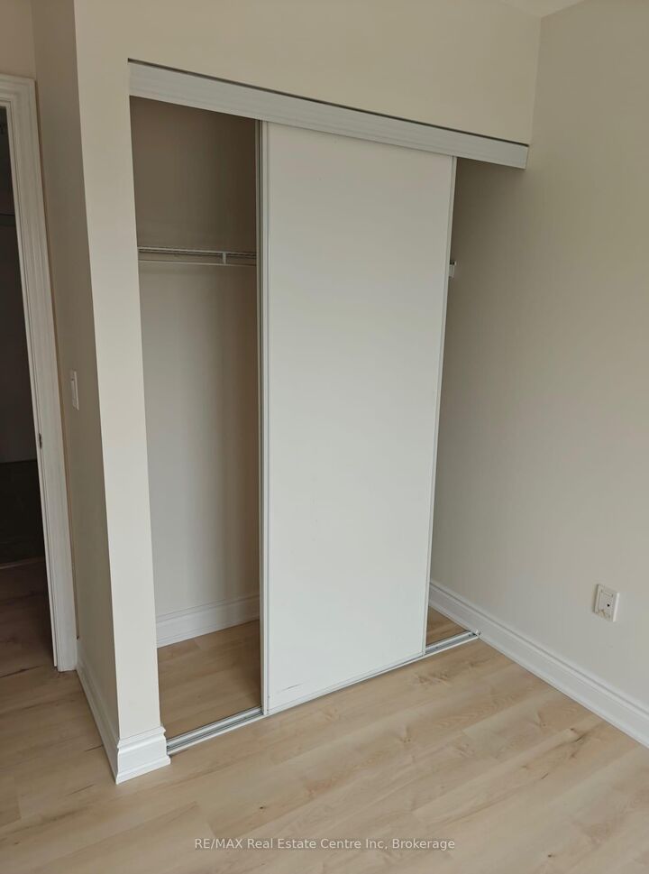 Property Photo:  60 Lynnmore Street 208  ON N1L 0J8 