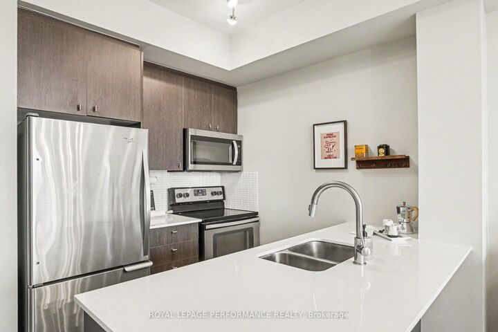 Property Photo: 118 Holmwood Avenue 1008 ON K1S 5J5