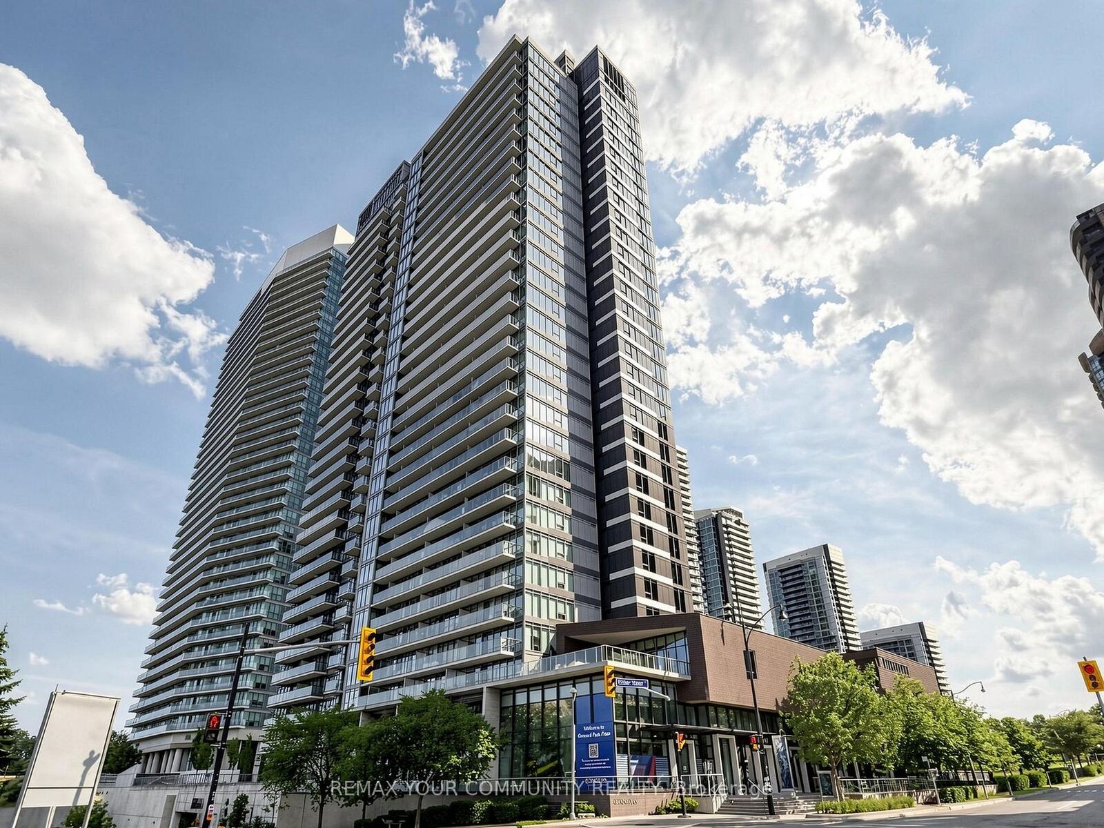 Property Photo: 121 McMahon Drive 3302 ON M2K 0C1
