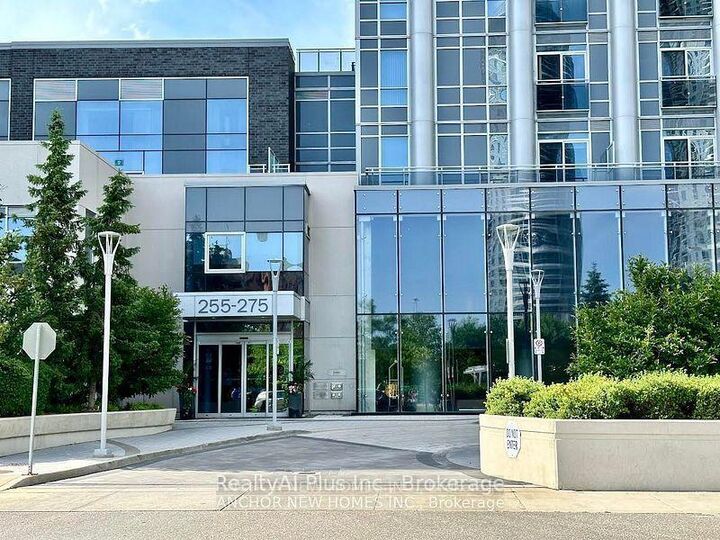 Property Photo: 275 Village Green Square 721 ON M1S 0L8
