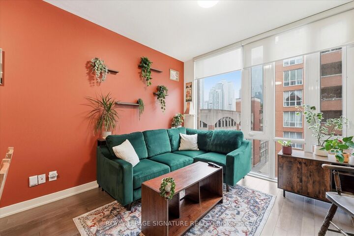 Photo de la propriété:  3 Market Street 421  ON M5E 0A3 