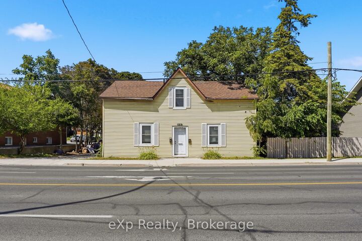 188 Dundas Street W — photo 1