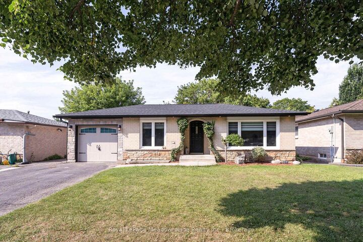 Property Photo: 96 Macdonald Crescent ON L9T 2Y8