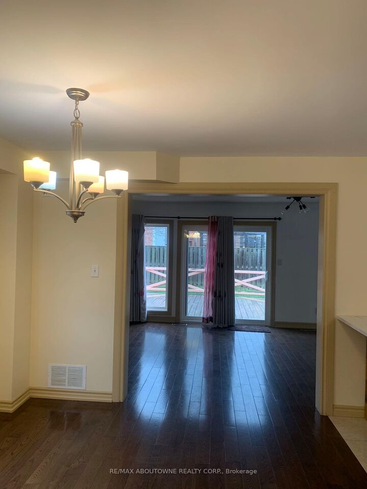 Property Photo:  98 Adler Drive  ON N3C 4B7 