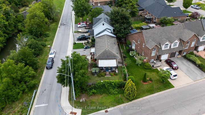 Property Photo: 23 Moffatt Street ON L2P 2L4