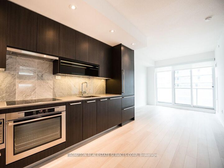 Property Photo:  117 McMahon Drive Sph05  ON M2K 0E4 