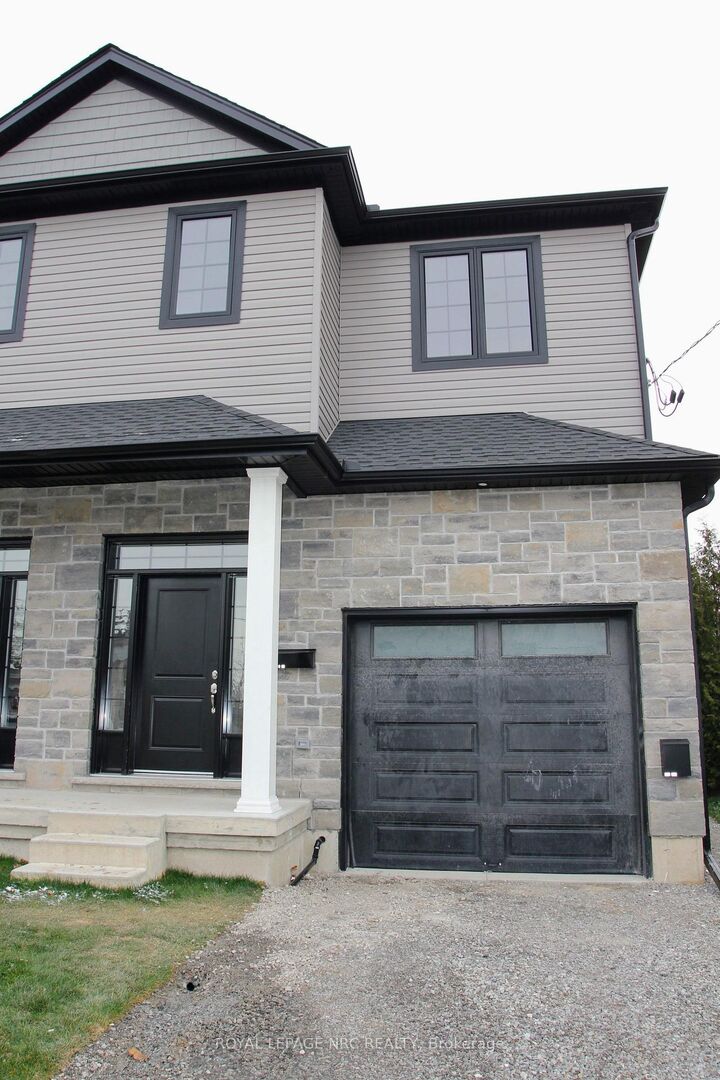 Property Photo:  10A Smythe Street Lower  ON L2P 2G8 