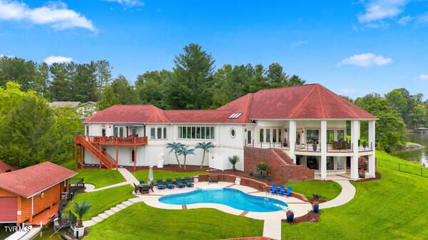 Property Photo:  426 Lake Point Court  TN 37686 